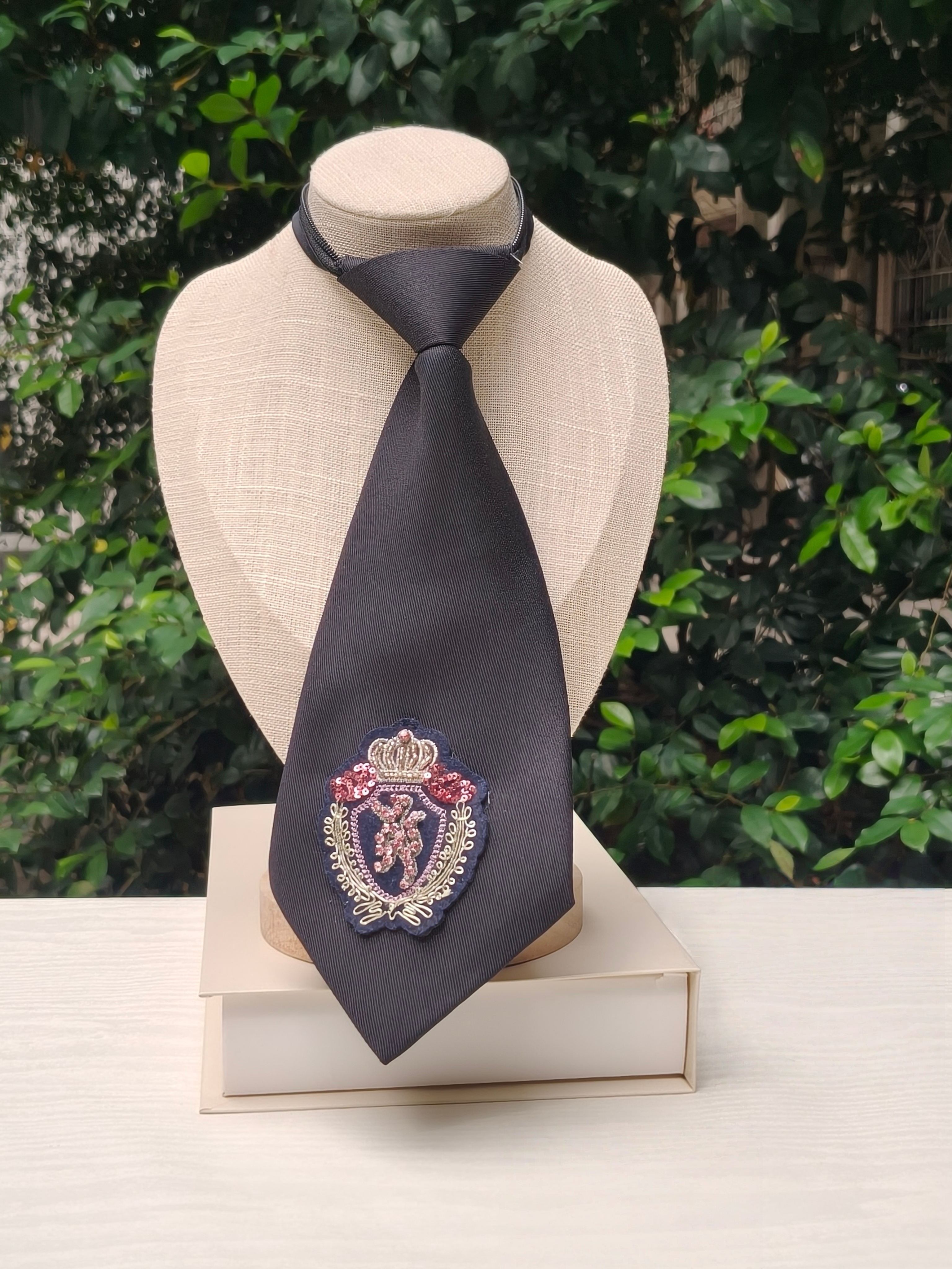 High-End Crown Badge Black Tie - đánh giá và giá High End Men'S Formal Wear